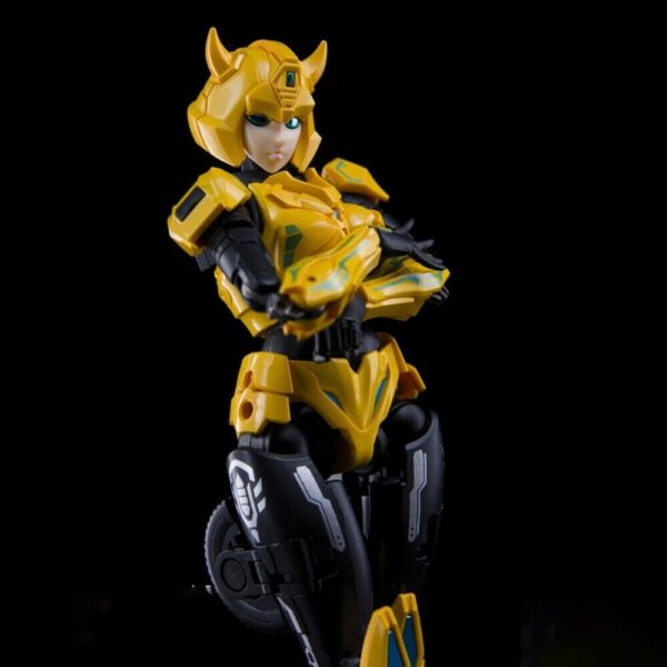 Collection Space CS-01Little Bee Girl Transformer Action Figure Model Toys 6.8in